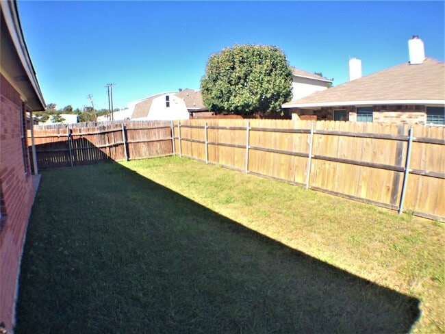 Building Photo - Inviting 3 Bed 2 Bath Home!