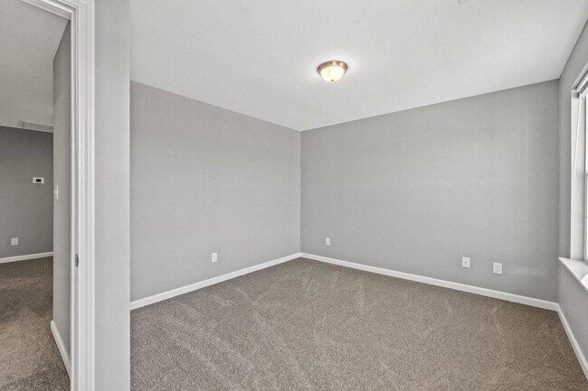 Building Photo - 6088 Arbor Wds Way