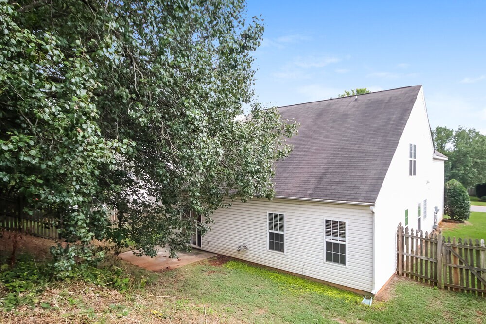 Building Photo - 5712 Falls Ridge Ln