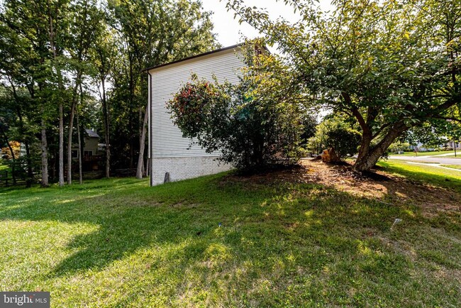 Building Photo - 9707 Glenway Ct