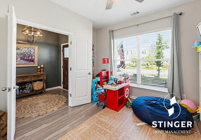 Building Photo - 1214 Danner Dr