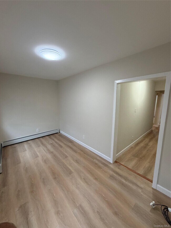 Building Photo - 14 Perkal St