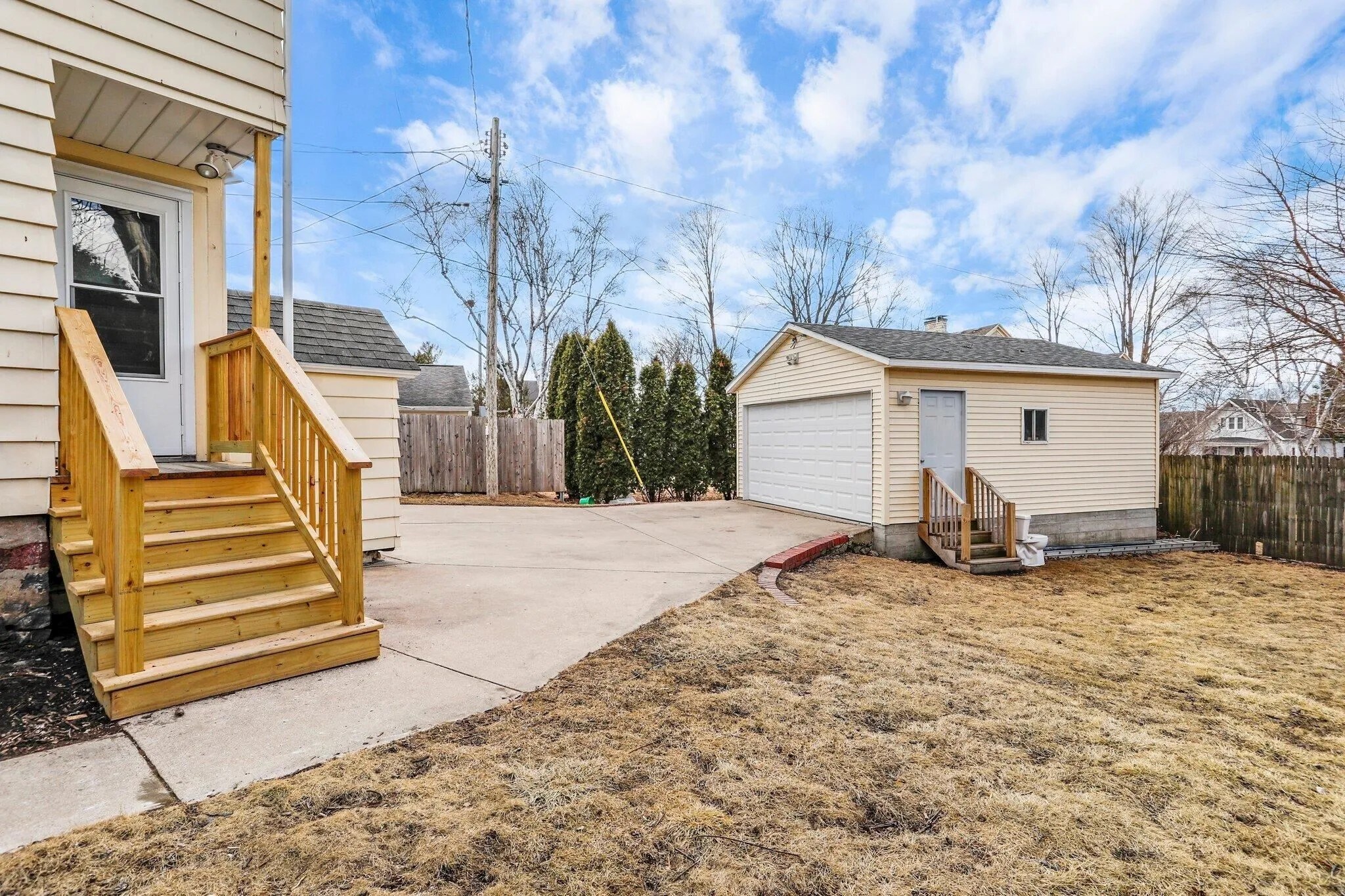 Building Photo - 426 College Ave