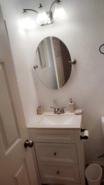 Building Photo - 1143 Cordoba Ct SE