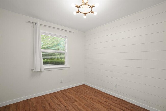 Building Photo - 7903 Bixler Dr