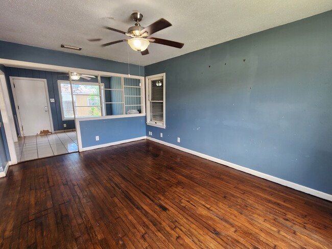 Building Photo - 937 Rossi Dr