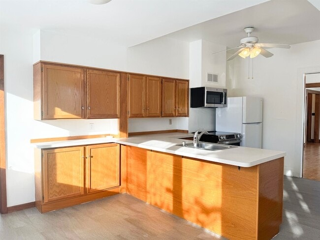 Building Photo - 315 3rd Ave E