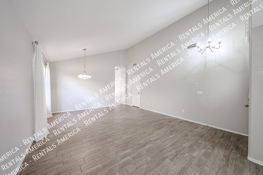 Building Photo - 153 S Garnet Rd