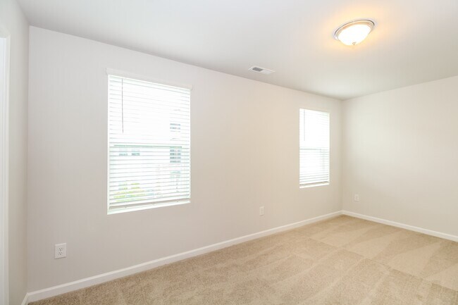 Building Photo - 7268 Bellacroft Dr