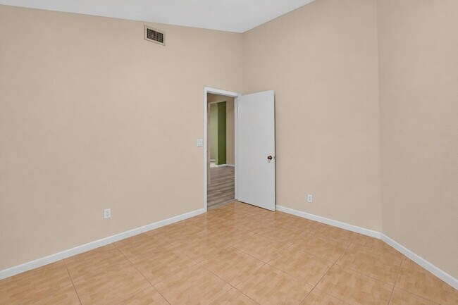 Building Photo - 8099 Cassia Dr