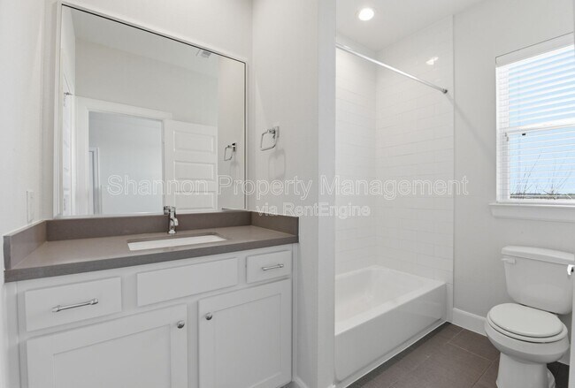 Building Photo - 3024 Charline