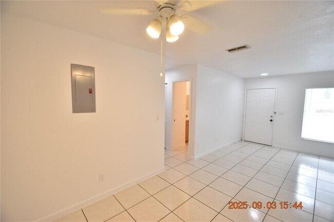 Building Photo - 6618 N Church Ave