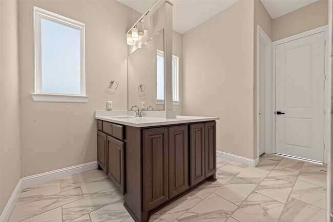 Building Photo - 616 Cape Capri Dr
