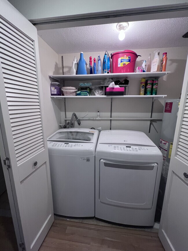 Washer/Dryer - 5 Canterbury Ln
