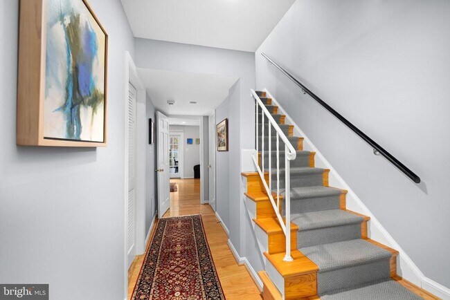 Building Photo - 1136 Pine Hill Rd