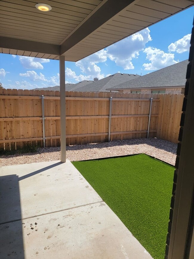 Building Photo - 2125 N Jayton Ave