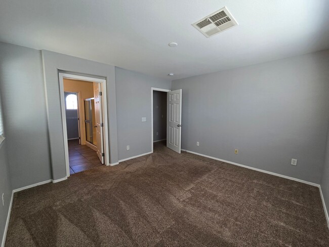 Building Photo - Fabulous 3-Bedroom, 3.5-Bathroom Home with...