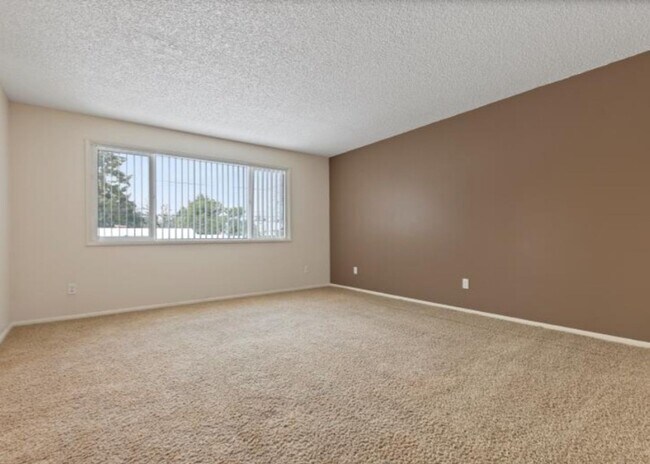 Interior Photo - Weidler East Apartments