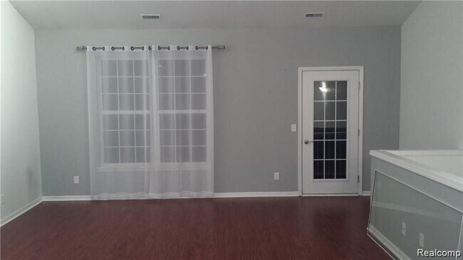 Building Photo - 2088 Arcadia Dr