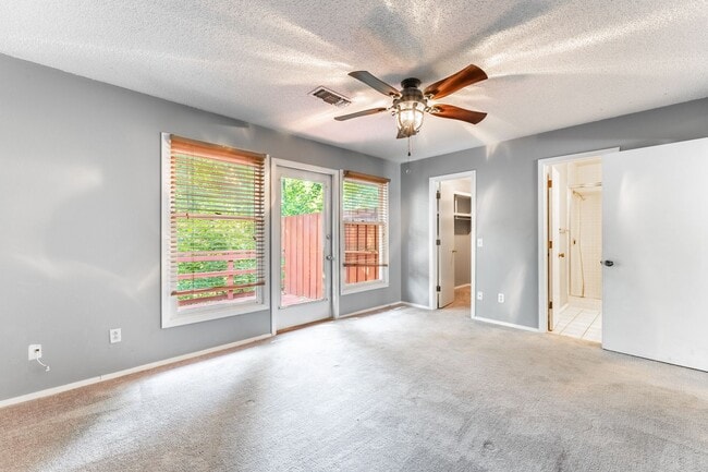 Building Photo - 26 Dogwood Dr