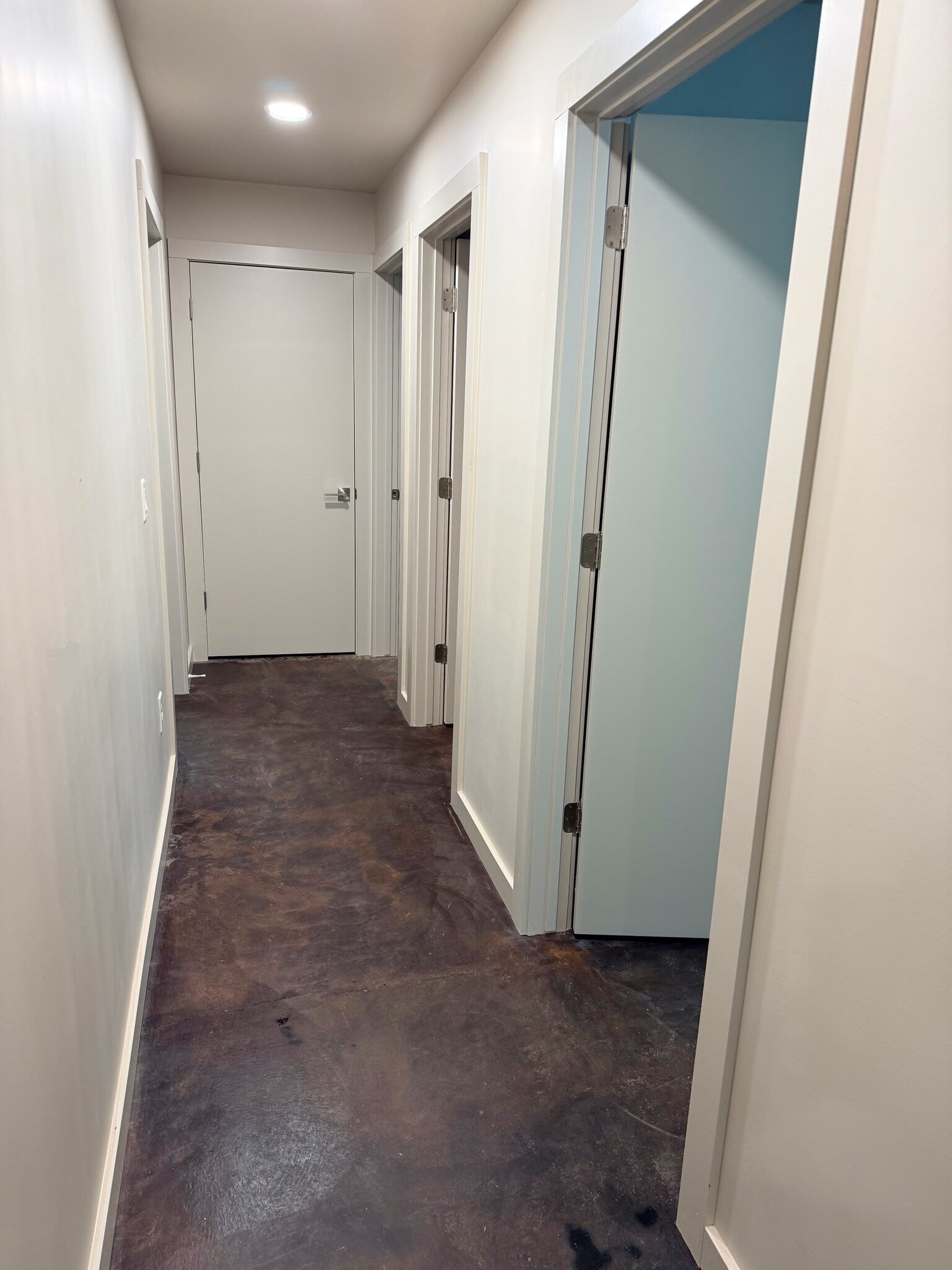 Building Photo - 1414 Silver Cir