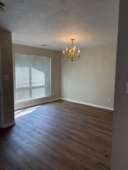Building Photo - 5430 Yale Dr