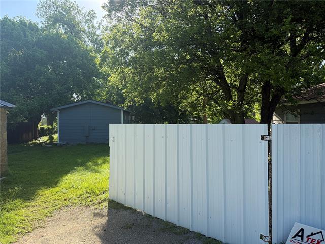 Building Photo - 117 Bowie St