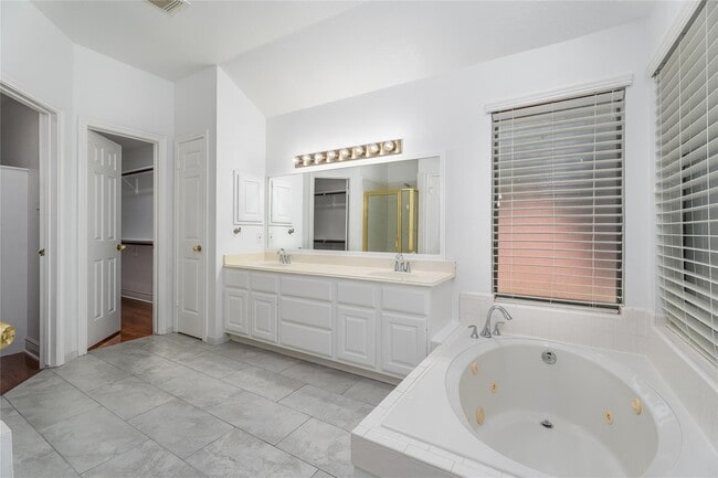 Building Photo - 14419 Redbud Valley Trail