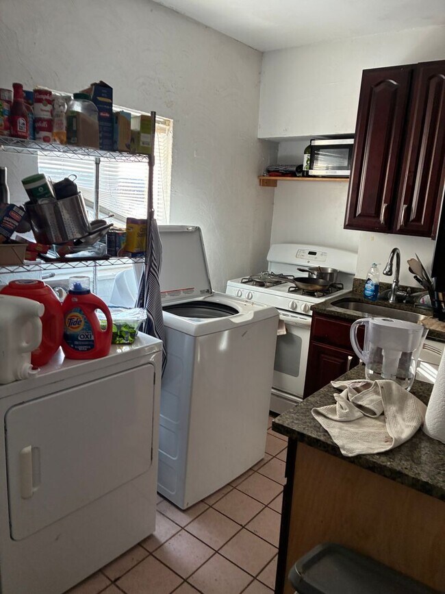 Building Photo - 3423 Ward St