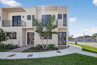 Building Photo - 13835 SW 261st Terrace