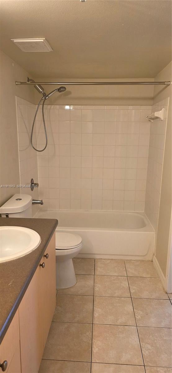 Building Photo - 2427 Centergate Dr