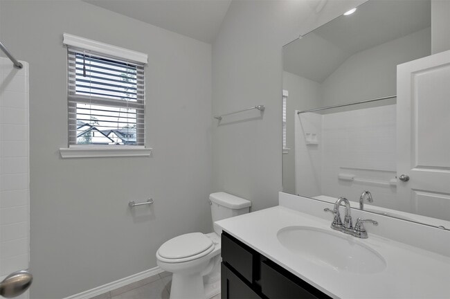 Building Photo - 307 Highland Bayou Dr