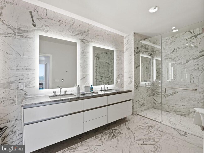 Building Photo - 1781 N Pierce St