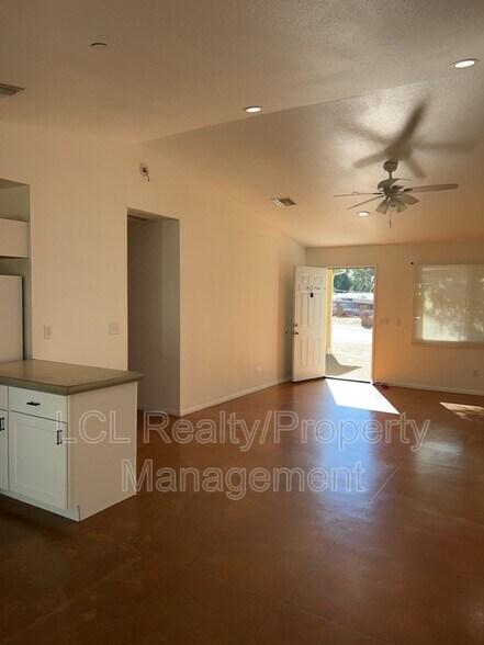 Building Photo - 21380 Olive St