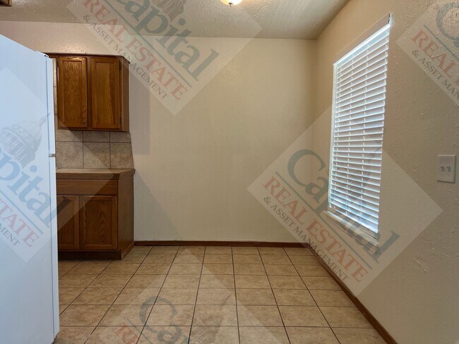 Building Photo - 1322 Glen Oaks Ct