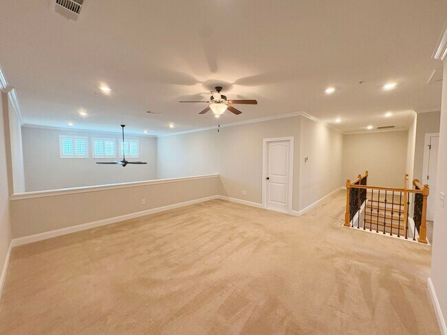 Building Photo - Stunning Townhome in Foxland Harbor – Golf & Lake Community