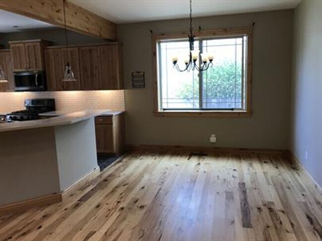 Building Photo - 4484 Alexander St