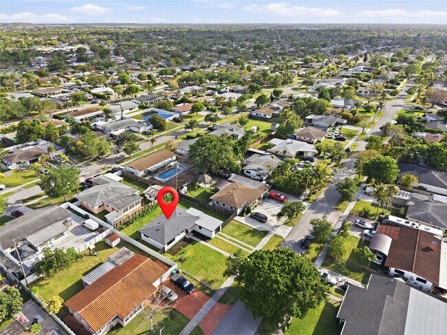 Building Photo - 9660 Dominican Dr