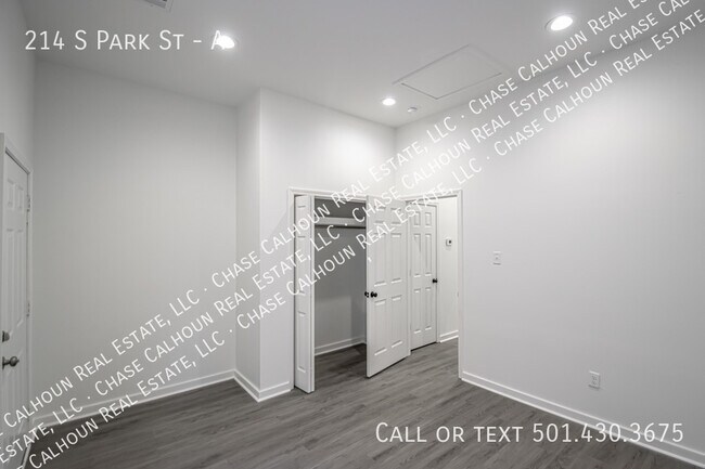 Building Photo - 214 S Park St