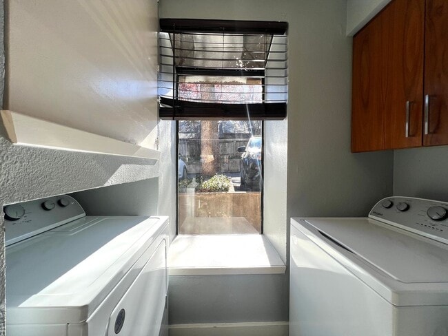 Building Photo - Two Stories, 2 Bedrooms 1.5 Baths Condo for Rent in Central Austin, Downtown, S Lamar and Hwy 290