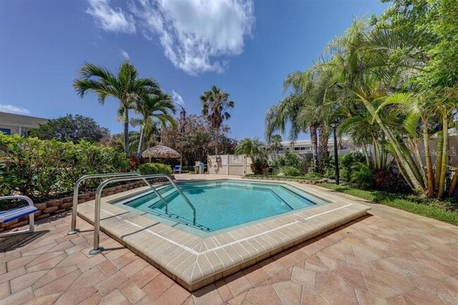 Building Photo - 400 Island Way