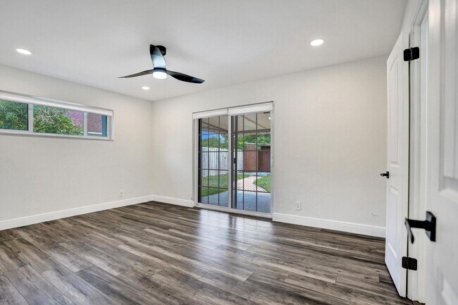 Building Photo - 618 Lindell Blvd