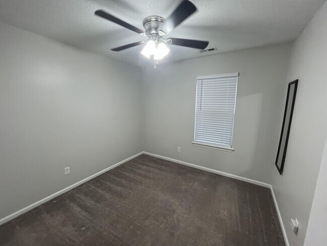 Building Photo - 3409 Woodbaugh Dr