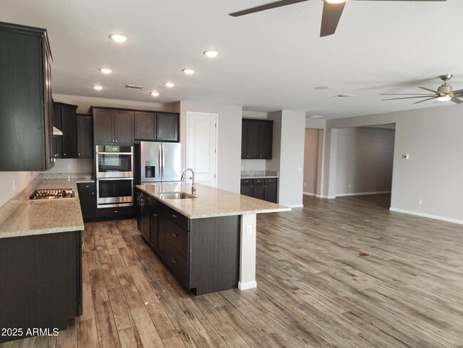 Building Photo - 13431 W Range Mule Dr