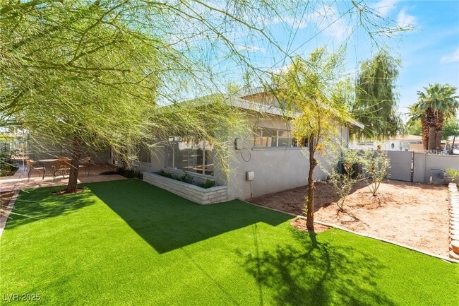 Building Photo - 569 Canosa Ave