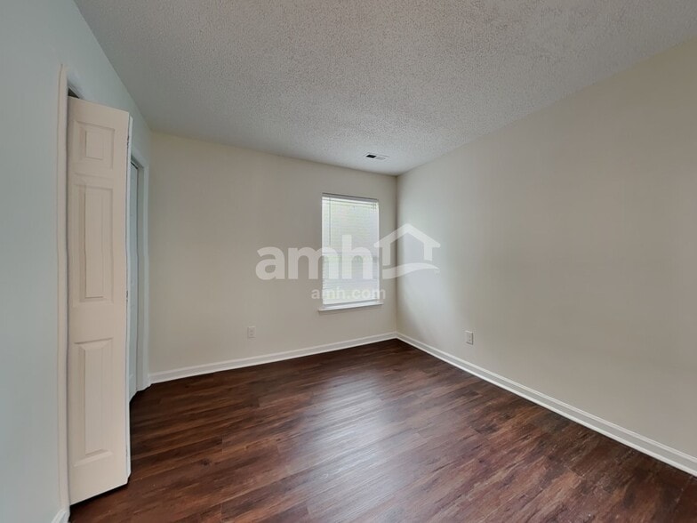 Building Photo - 4705 Silverdene St