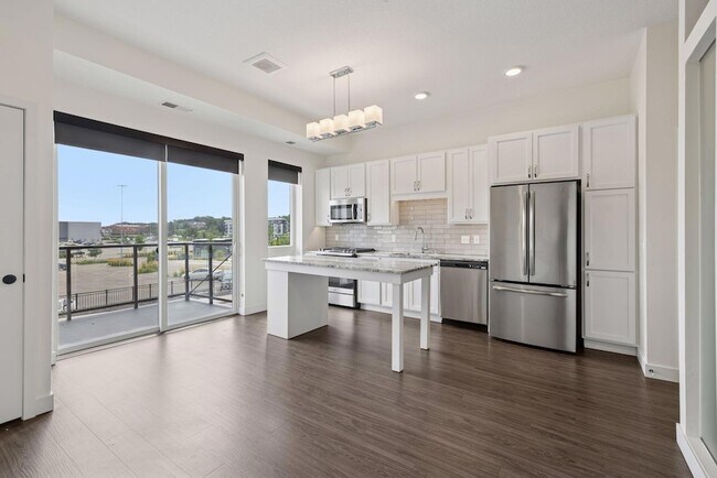 Building Photo - 12610 Ridgedale Dr