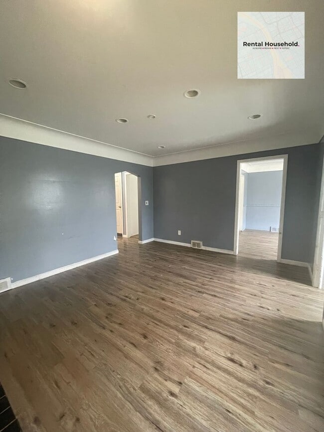 Building Photo - Beautifully Updated 3-Bedroom Bungalow-Ready for Move-In