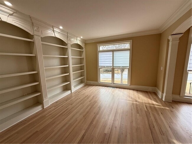 Building Photo - 1570 Briergate Dr