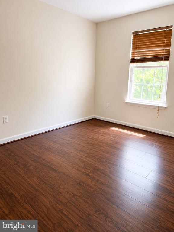 Building Photo - 8809 Francisco Ct